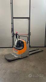 Transpallet STILL EXU20 con pedana e forche lunghe