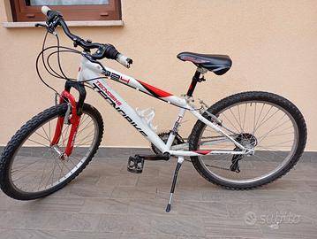 bicicletta mountain bike