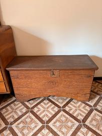 Cassapanca in legno antica