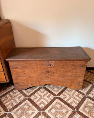 Cassapanca in legno antica