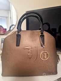 borsa più portafoglio. 