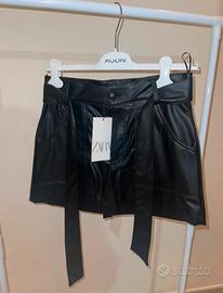 Pantaloncino in pelle Zara