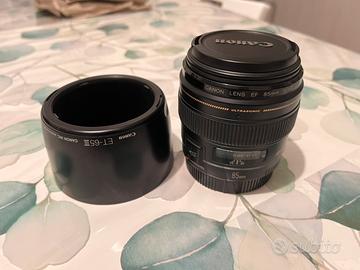 Ottica Canon EF 85MM F1.8 USM + Paraluce ET-65 III
