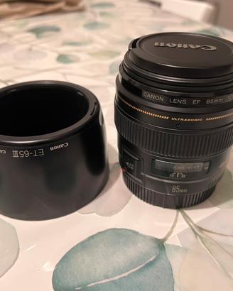 Ottica Canon EF 85MM F1.8 USM + Paraluce ET-65 III
