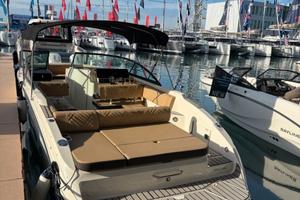 Barca open Sea Ray SDX 270 Mercruiser 300 hp