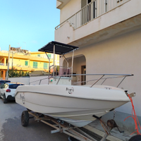 Barca open con carrello non omologato