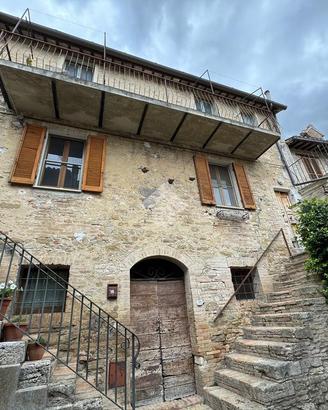 4 LOCALI A BEVAGNA
