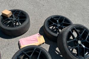 Cerchi e gomma225x35 18