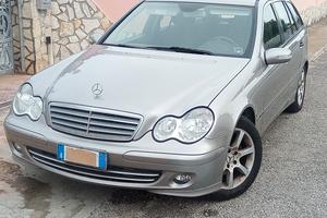 Automobili