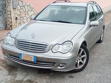 Automobili