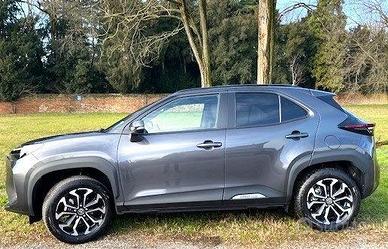 YARIS CROSS HYBRID 130 CV KM 4900 PARI AL NUOVO