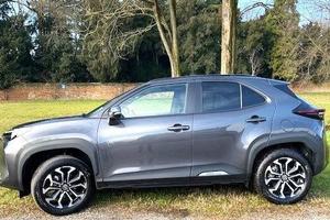 YARIS CROSS HYBRID 130 CV KM 4900 PARI AL NUOVO