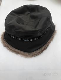 Cappello da donna invernale modello a secchiello