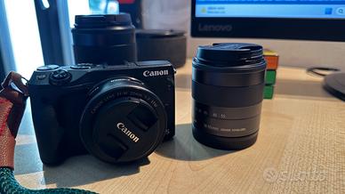 Canon EOS M3 con kit completo di obiettivi e acces