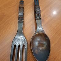 posate in legno intagliato 