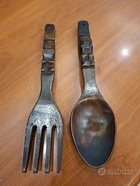 posate in legno intagliato 