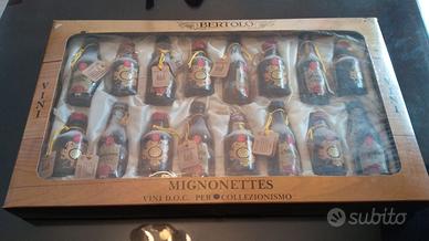 Collezione bottiglie di vino