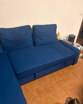Divano con chaise longue blu ikea