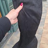 Stivali alti scamosciati