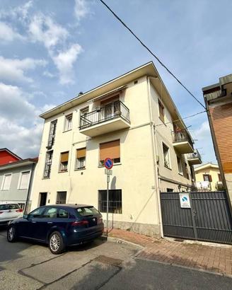 Palazzo / Stabile di 287 m² a Nichelino