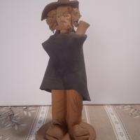uomo con mantello - statuina di terracotta 