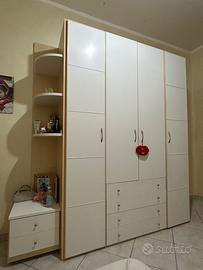 Armadio bianco 4 ante + comodino