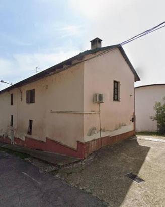Immobile in asta di 287 m² con più di 5 locali a A