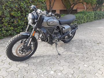 Ducati scambler night shift