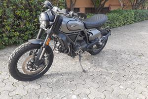 Ducati scambler night shift