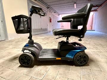 Scooter elettrico per disabili e anziani