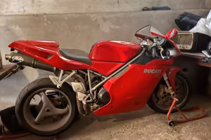 Moto Ducati 748