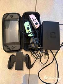 Nintendo Switch con 4 Joy-con+accessori/perfetta