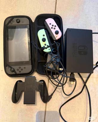 Nintendo Switch con 4 Joy-con+accessori/perfetta