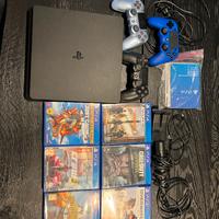 PS4 Slim + 3 Joystick + 6 Giochi + Telecamera PS