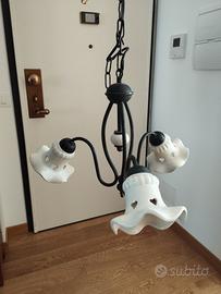Lampadario in ferro e ceramica 