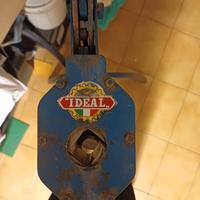 tappatrice per tappi di sughero