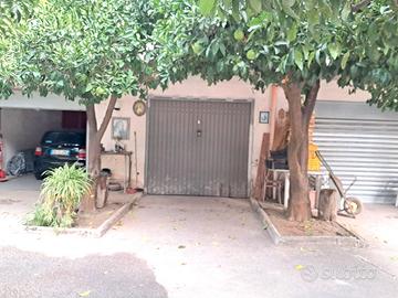 Box 20 mq in via delle palme