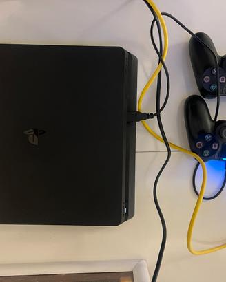 PlayStation 4 Slim 1 TB – Perfette condizioni