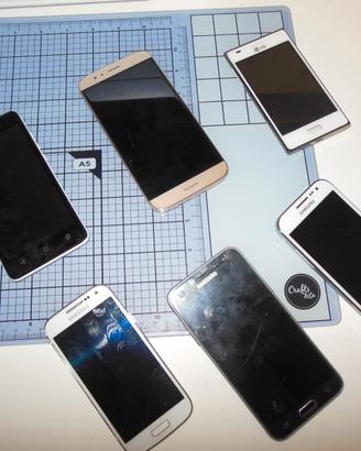 vari telefoni ricondizionati