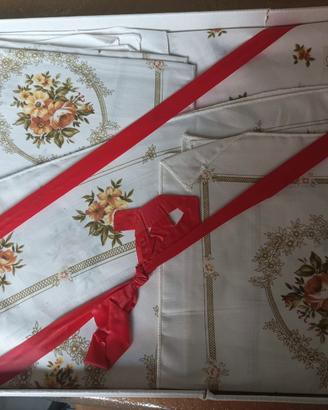 Tovaglia Tonda vintage con tovaglioli Zucchi