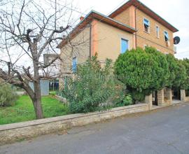 Montepulciano Stazione (SI), porzione di bifamigli