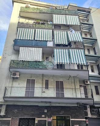 2 LOCALI A TARANTO
