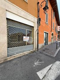 NEGOZIO A AZZANO SAN PAOLO