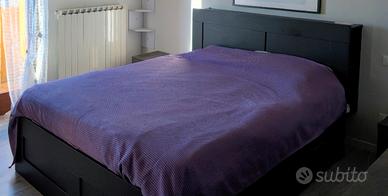 Struttura letto matrimoniale con cassettoni
