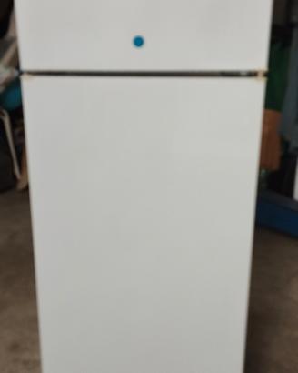 Frigorifero con congelatore 