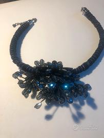 Collana artistica blu luminosissima