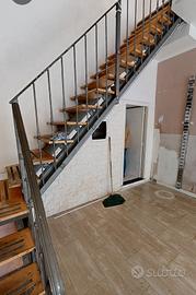 scala in ferro e legno 