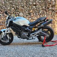 Ducati Monster 696 - 2009