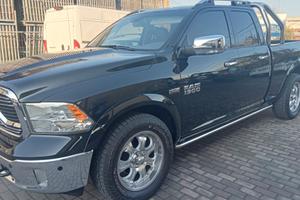 DODGE RAM V8 4x4  6 posti