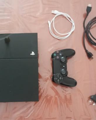 PS4 modello "FAT" con controller e 2 giochi 